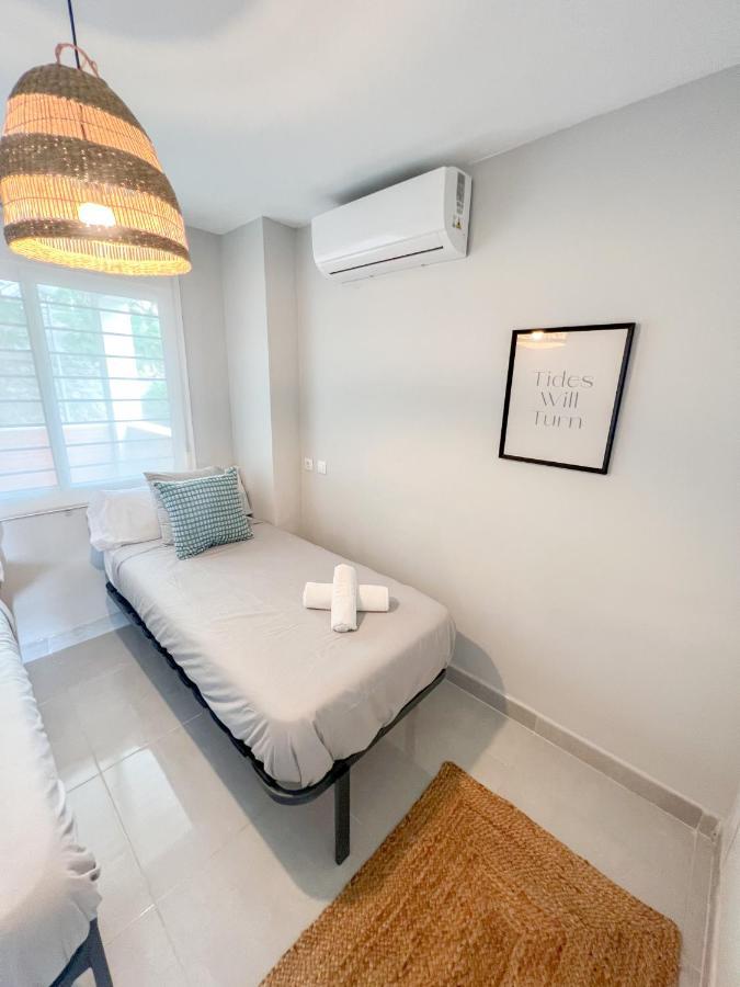 Cozy Apartment With Large Terrace Torremolinos Exterior foto