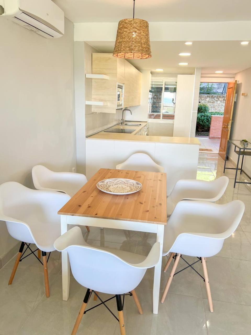 Cozy Apartment With Large Terrace Torremolinos Exterior foto