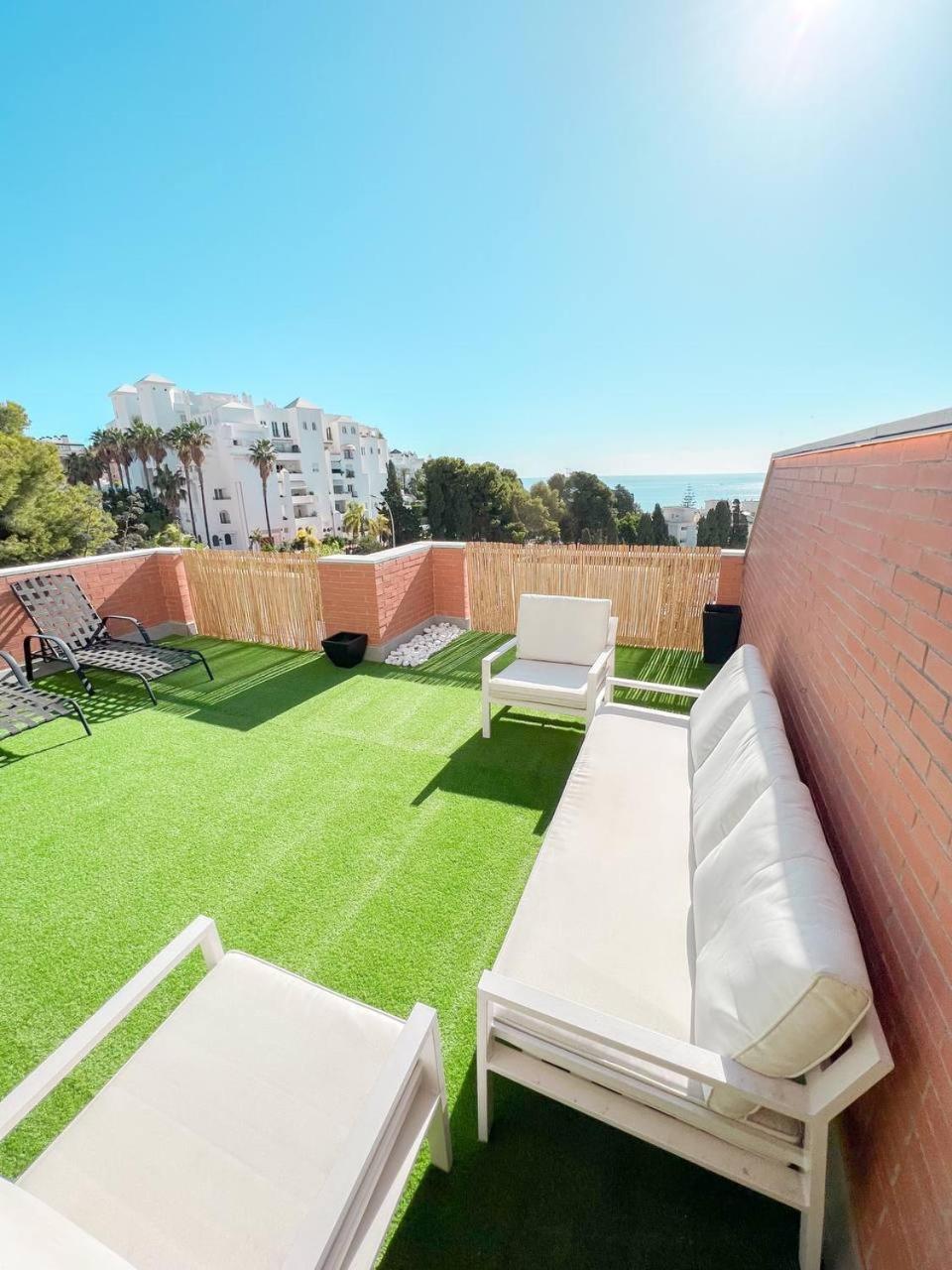 Cozy Apartment With Large Terrace Torremolinos Exterior foto
